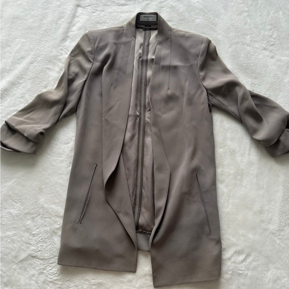 Aritzia Babaton Power Hip Blazer - Picture 1 of 6